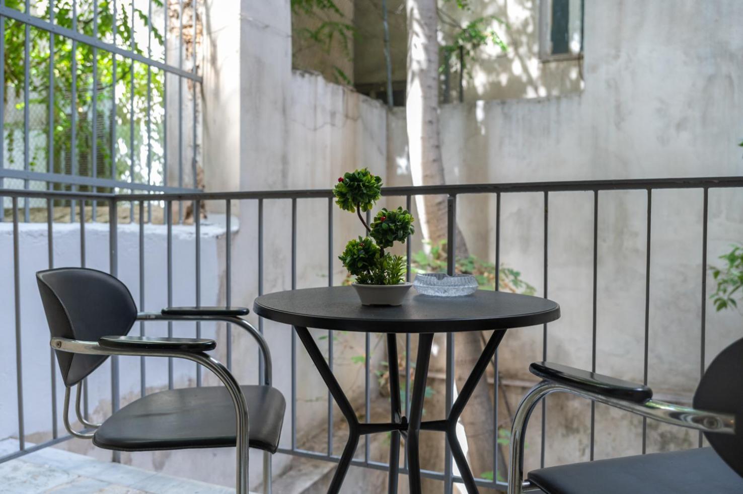 Entire Apt, 2 Bdrm, City Center Афины Экстерьер фото